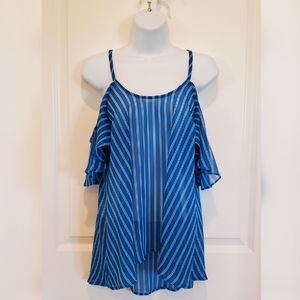 Flowy Cold shoulder high-low top